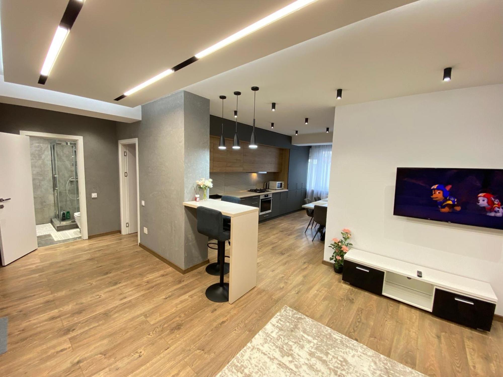 Rentnow Large And Cozy Apartment In The Center, Parking Chişinău Extérieur photo