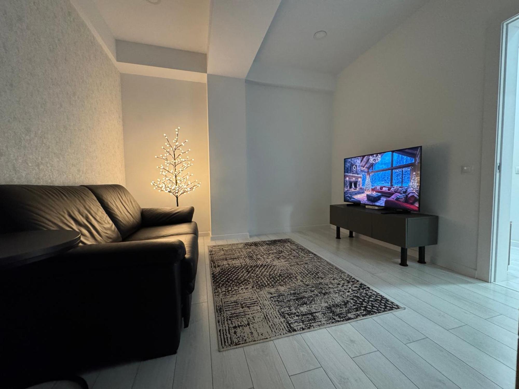 Rentnow Large And Cozy Apartment In The Center, Parking Chişinău Extérieur photo