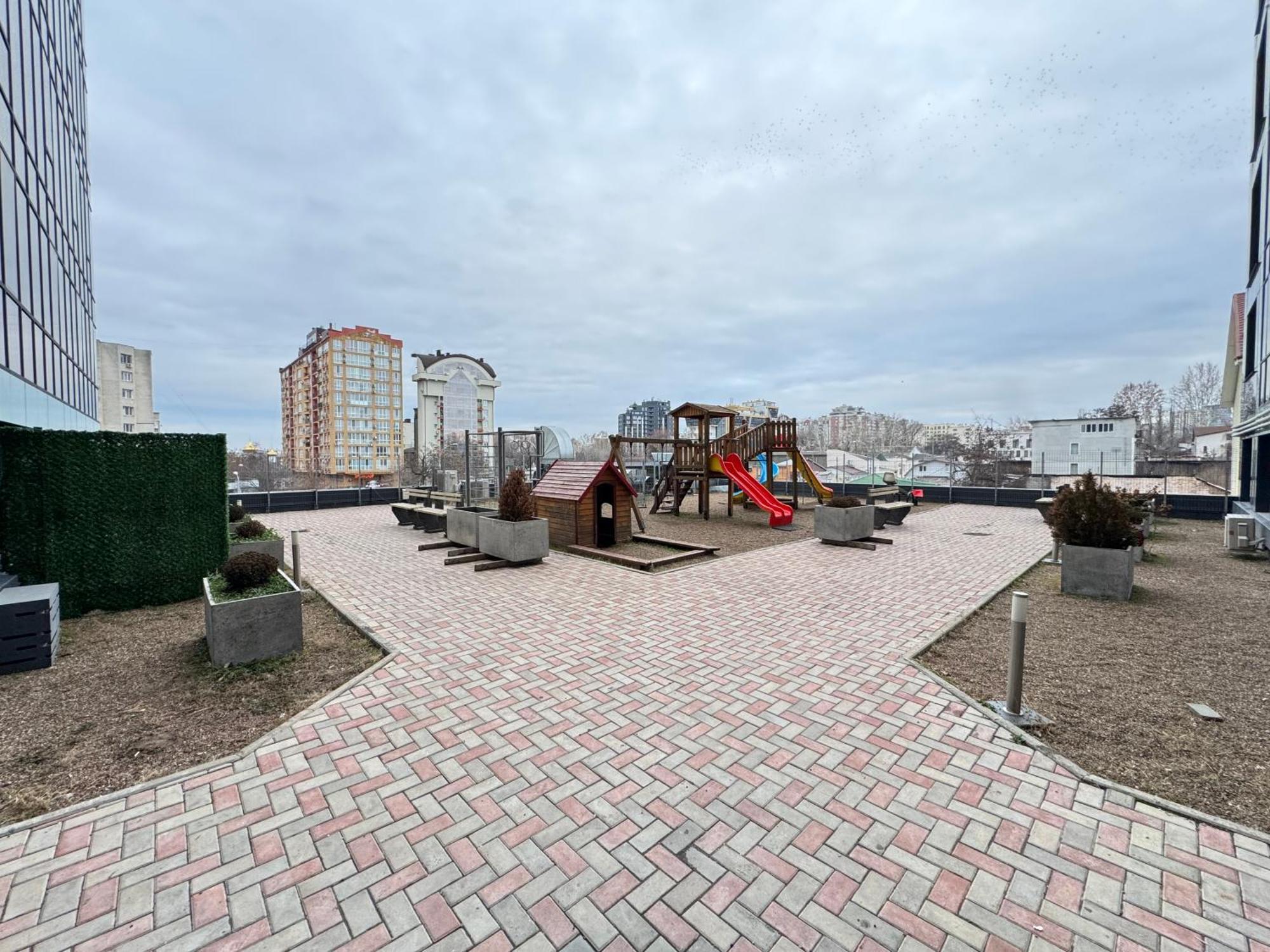 Rentnow Large And Cozy Apartment In The Center, Parking Chişinău Extérieur photo