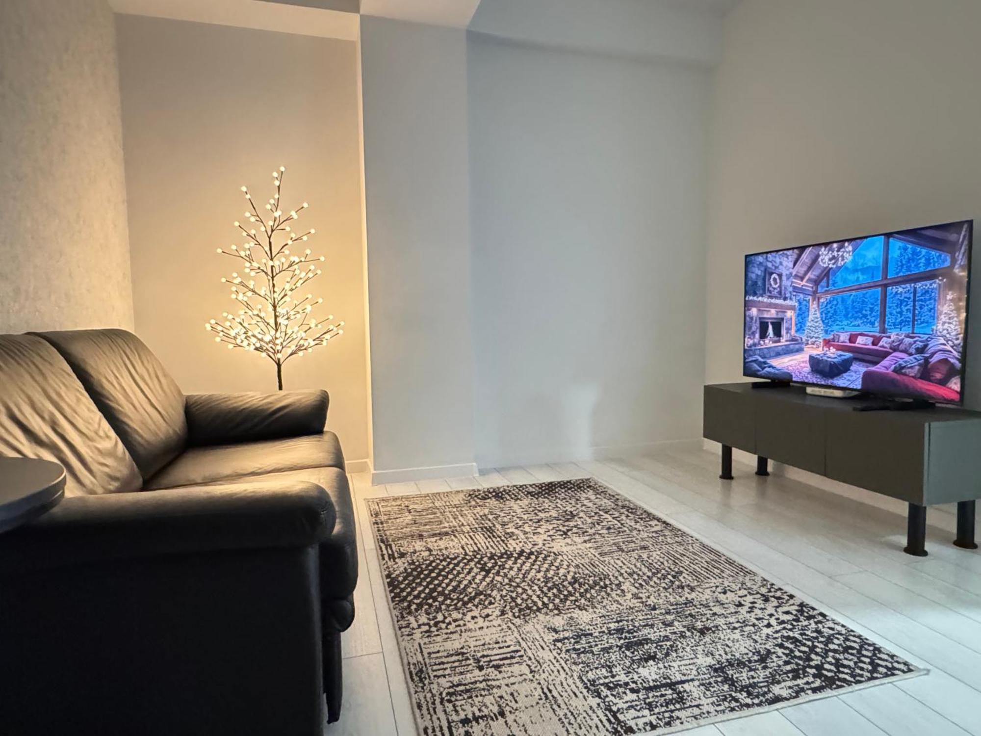 Rentnow Large And Cozy Apartment In The Center, Parking Chişinău Extérieur photo