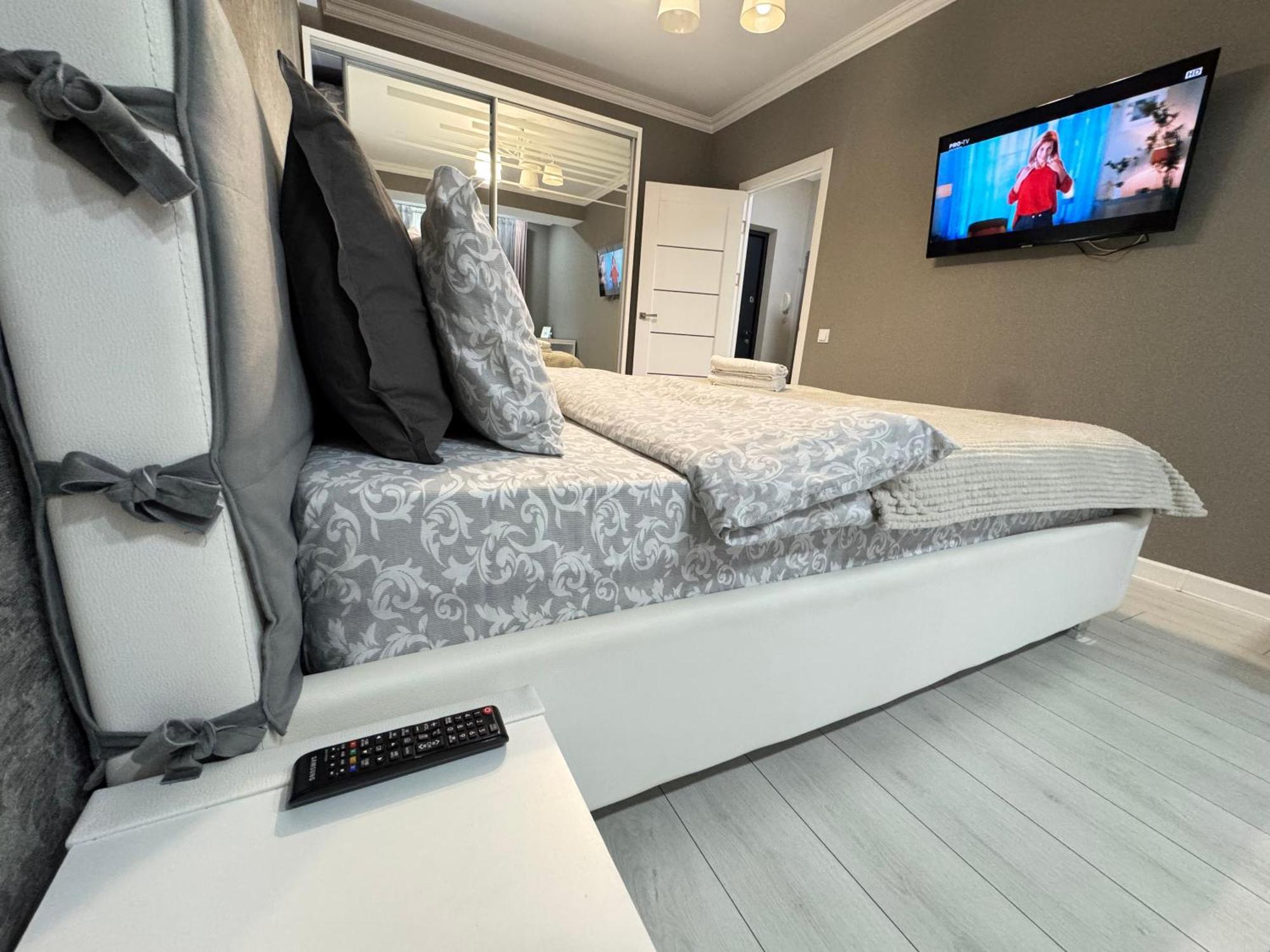 Rentnow Large And Cozy Apartment In The Center, Parking Chişinău Extérieur photo