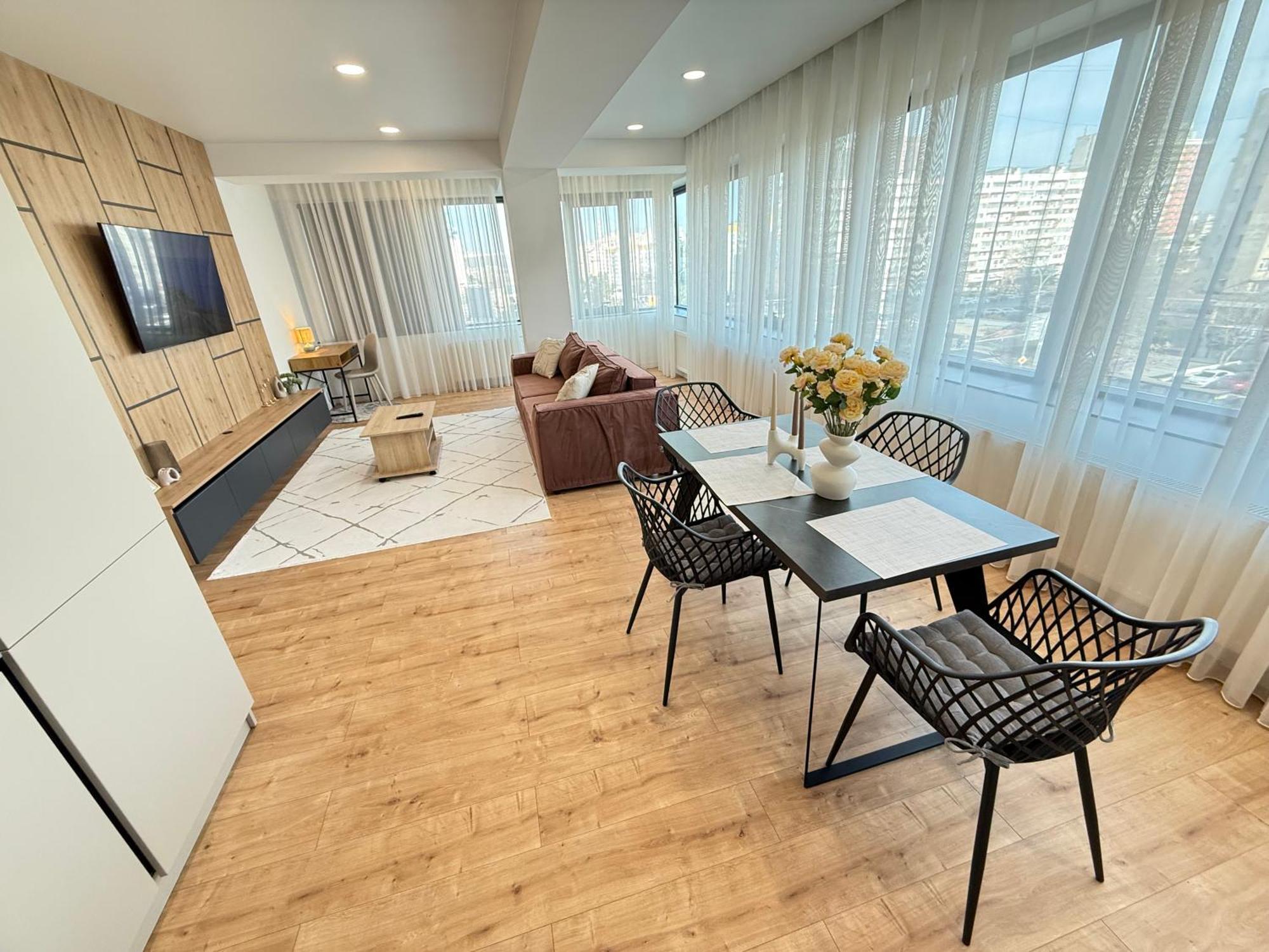 Rentnow Large And Cozy Apartment In The Center, Parking Chişinău Extérieur photo