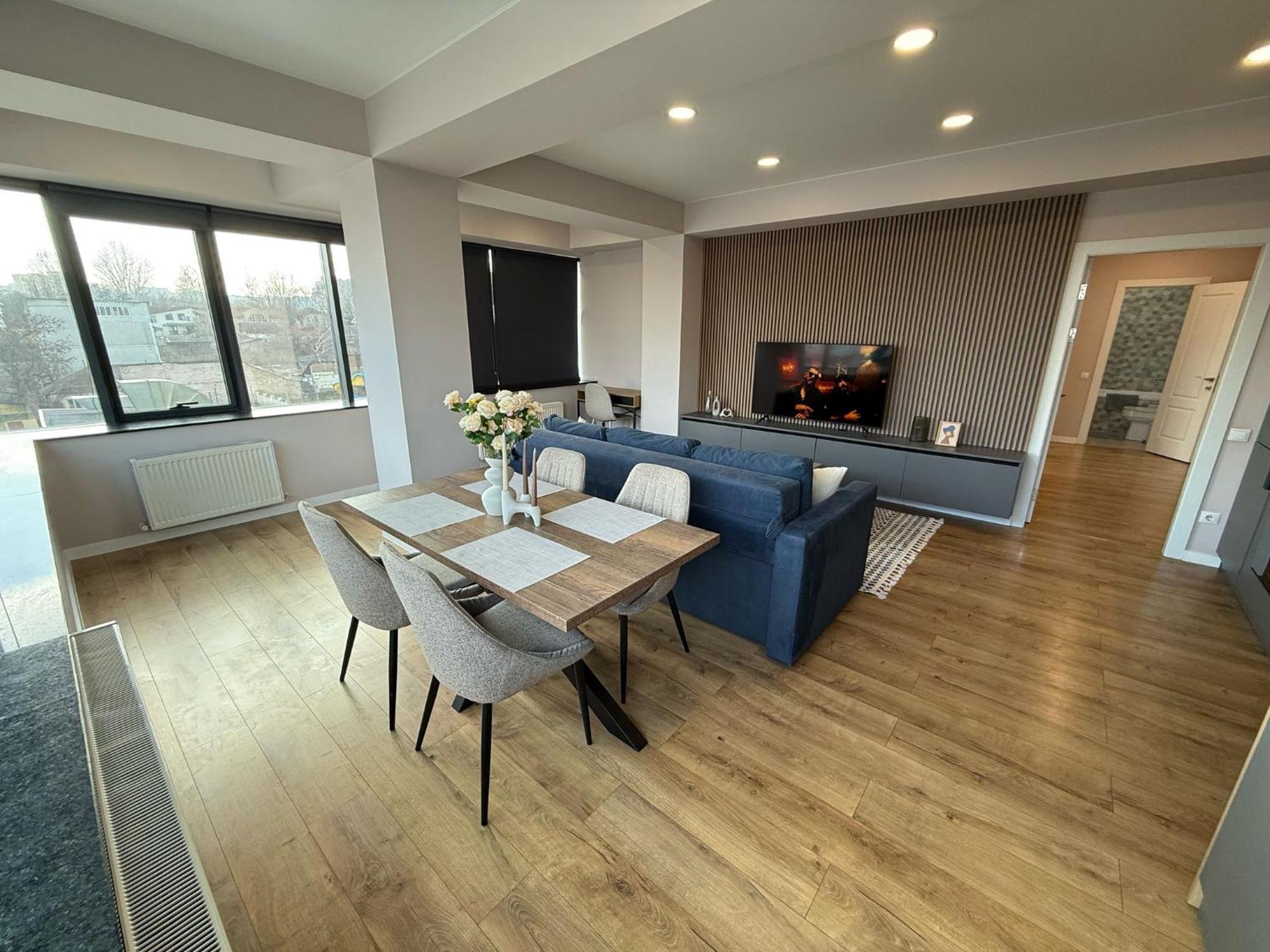 Rentnow Large And Cozy Apartment In The Center, Parking Chişinău Extérieur photo
