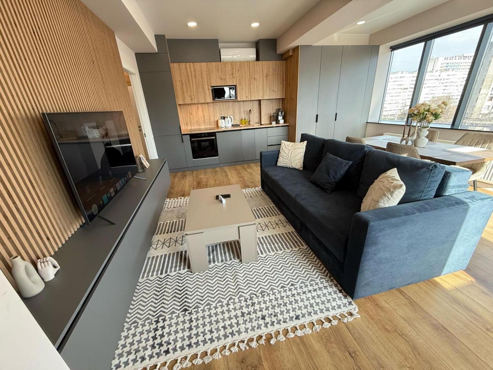 Rentnow Large And Cozy Apartment In The Center, Parking Chişinău Extérieur photo