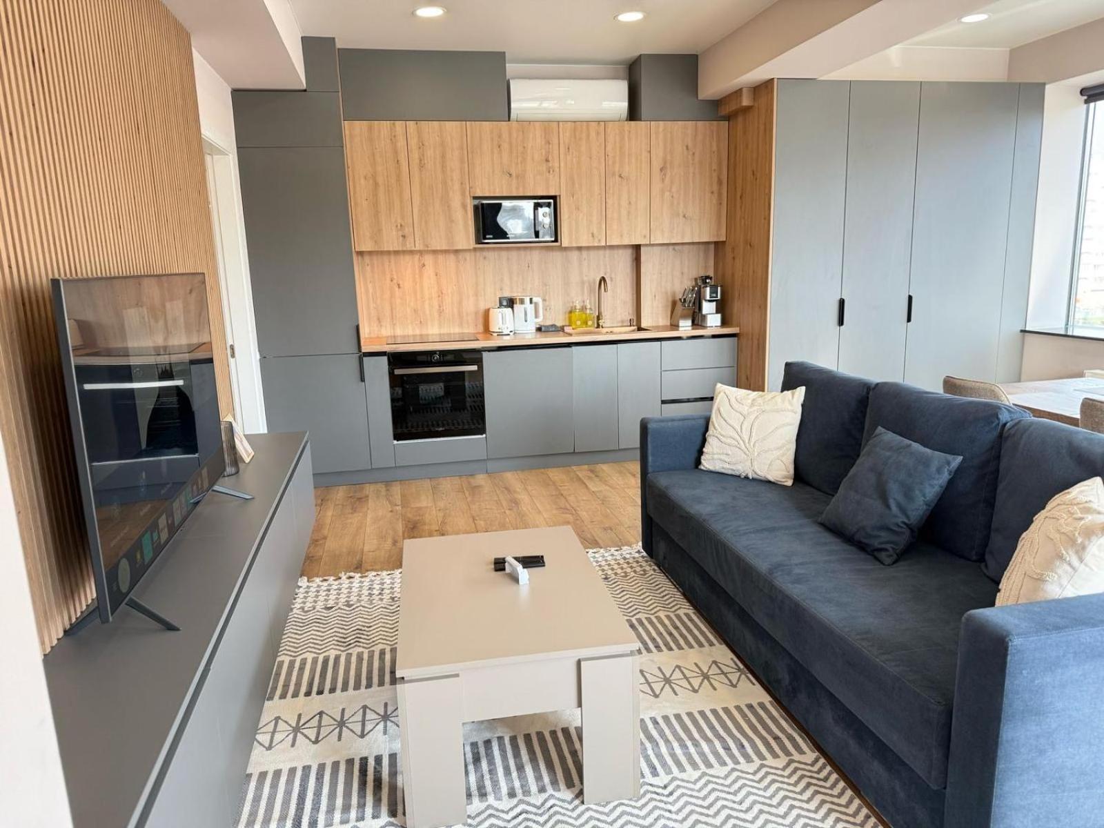 Rentnow Large And Cozy Apartment In The Center, Parking Chişinău Extérieur photo