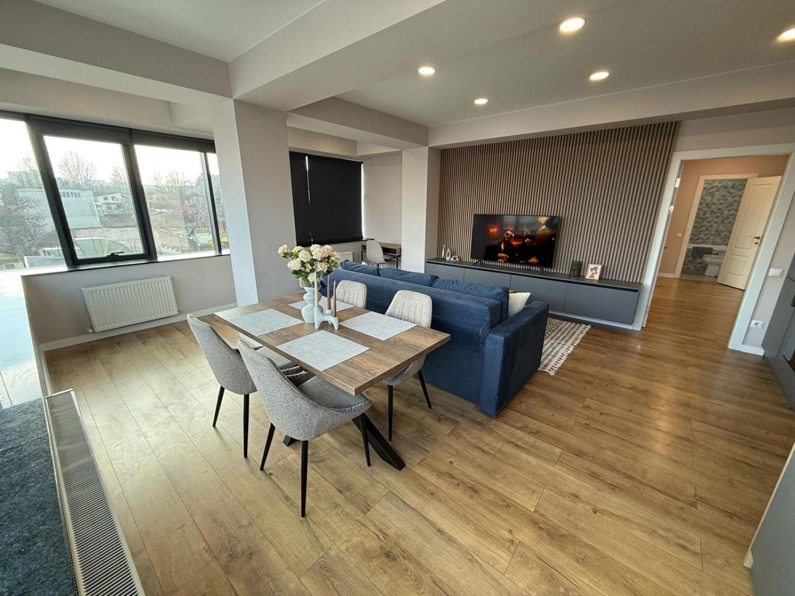 Rentnow Large And Cozy Apartment In The Center, Parking Chişinău Extérieur photo